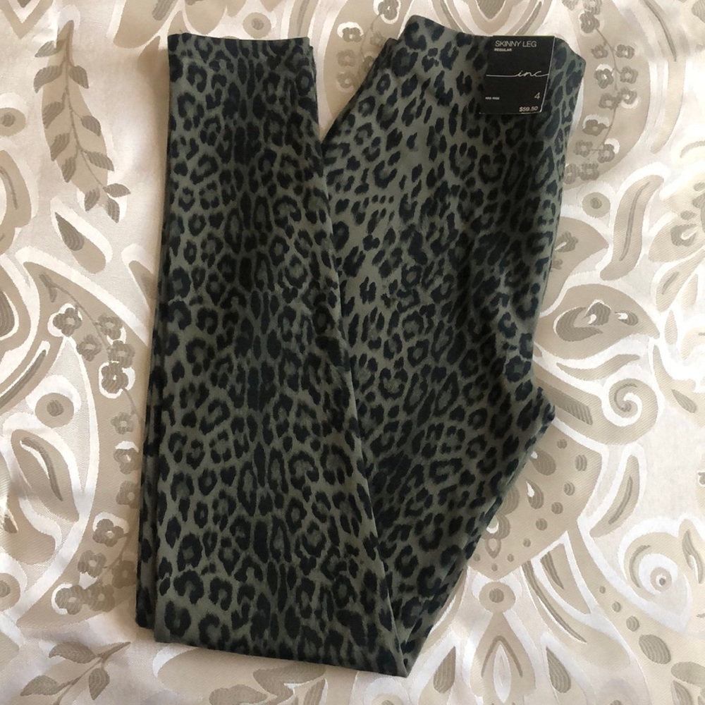 NWT INC Leggings